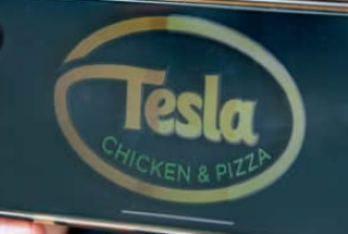 Tranh chấp nhãn hiệu Tesla: Chủ cửa hàng gà rán ở Anh thiệt hại 12.000 bảng